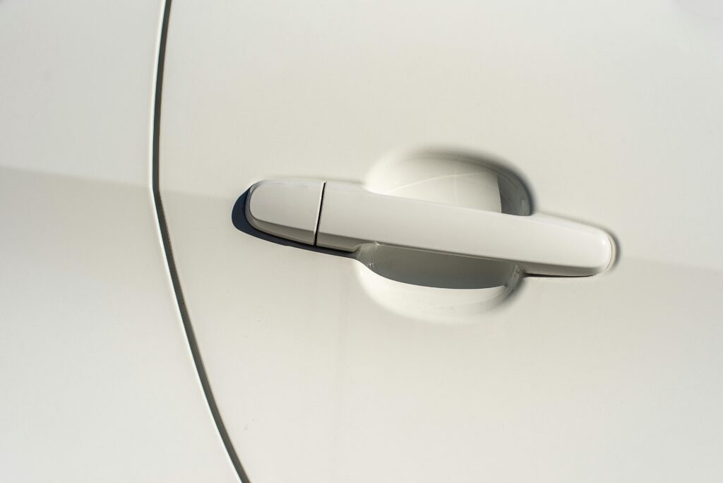 car handle to open door